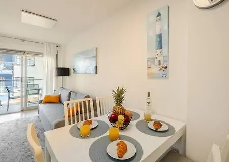 Апартаменты Casa Flora - Beachfront - Pool - Garage Торевьиа